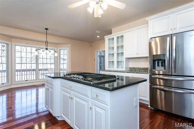 $535,000 | 10 Dunbridge Court, Glen Carbon, IL 62034