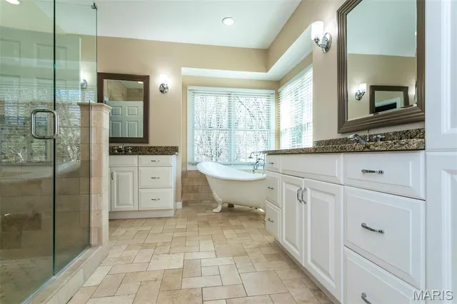 $535,000 | 10 Dunbridge Court, Glen Carbon, IL 62034