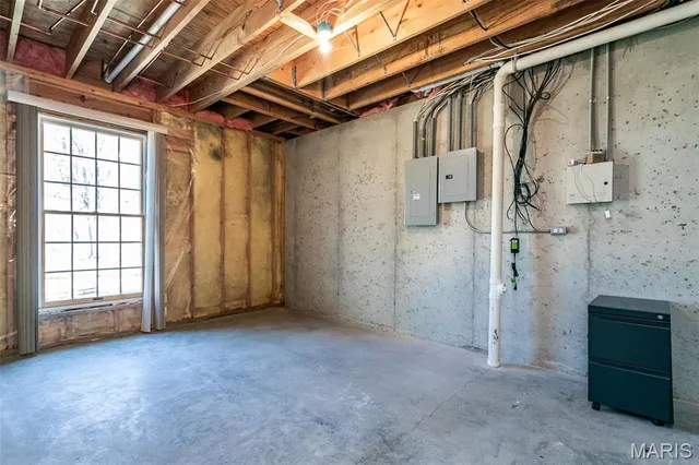 $535,000 | 10 Dunbridge Court, Glen Carbon, IL 62034