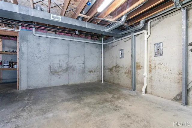 $535,000 | 10 Dunbridge Court, Glen Carbon, IL 62034