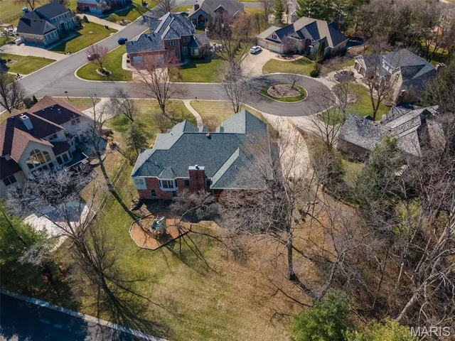 $535,000 | 10 Dunbridge Court, Glen Carbon, IL 62034