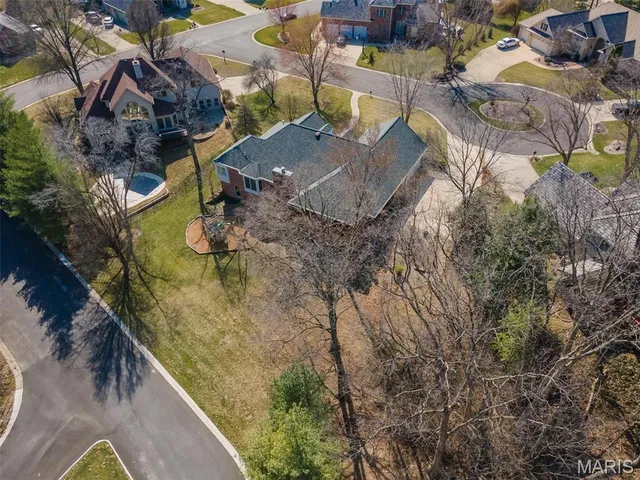 $535,000 | 10 Dunbridge Court, Glen Carbon, IL 62034