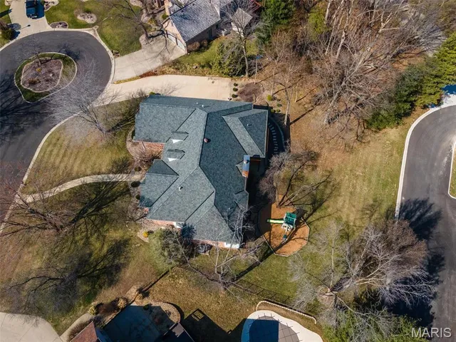 $535,000 | 10 Dunbridge Court, Glen Carbon, IL 62034