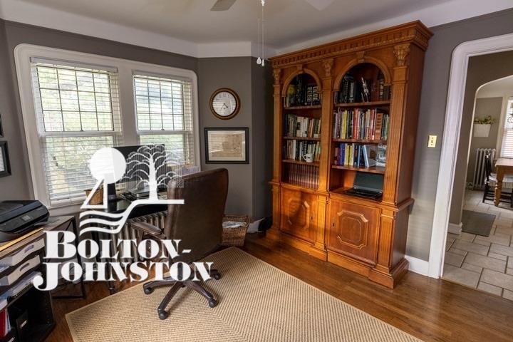 438 Roland Road Grosse Pointe, MI 48236 - Photo 16 of 33 Library