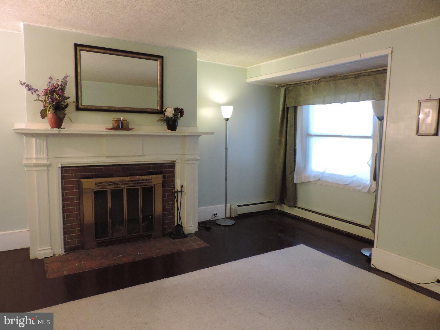 708 Darby Road Havertown, PA 19083 - Photo 3 of 25 Living Room
