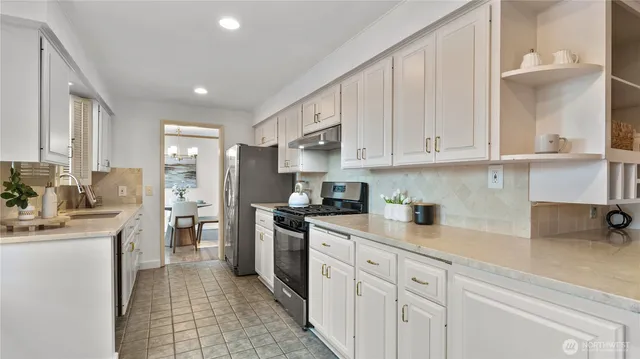 $3,388,000 | 2404 79th Avenue Northeast, Medina, WA 98039