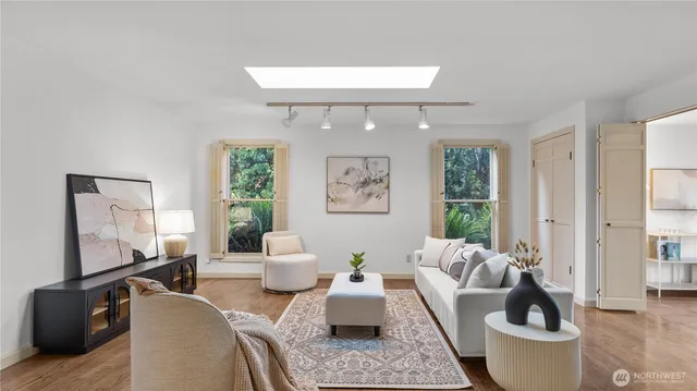 $3,388,000 | 2404 79th Avenue Northeast, Medina, WA 98039