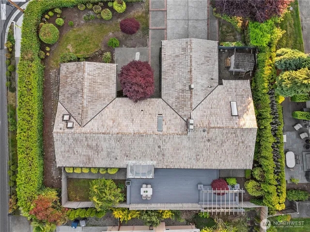 $3,388,000 | 2404 79th Avenue Northeast, Medina, WA 98039
