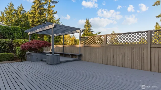 $3,388,000 | 2404 79th Avenue Northeast, Medina, WA 98039