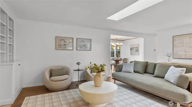 $3,388,000 | 2404 79th Avenue Northeast, Medina, WA 98039