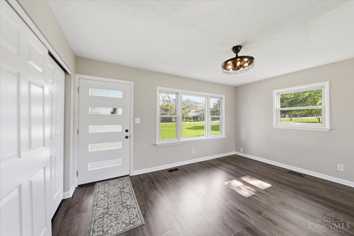 6611 Hendrickson Road Middletown, OH 45044 - Photo 11 of 62