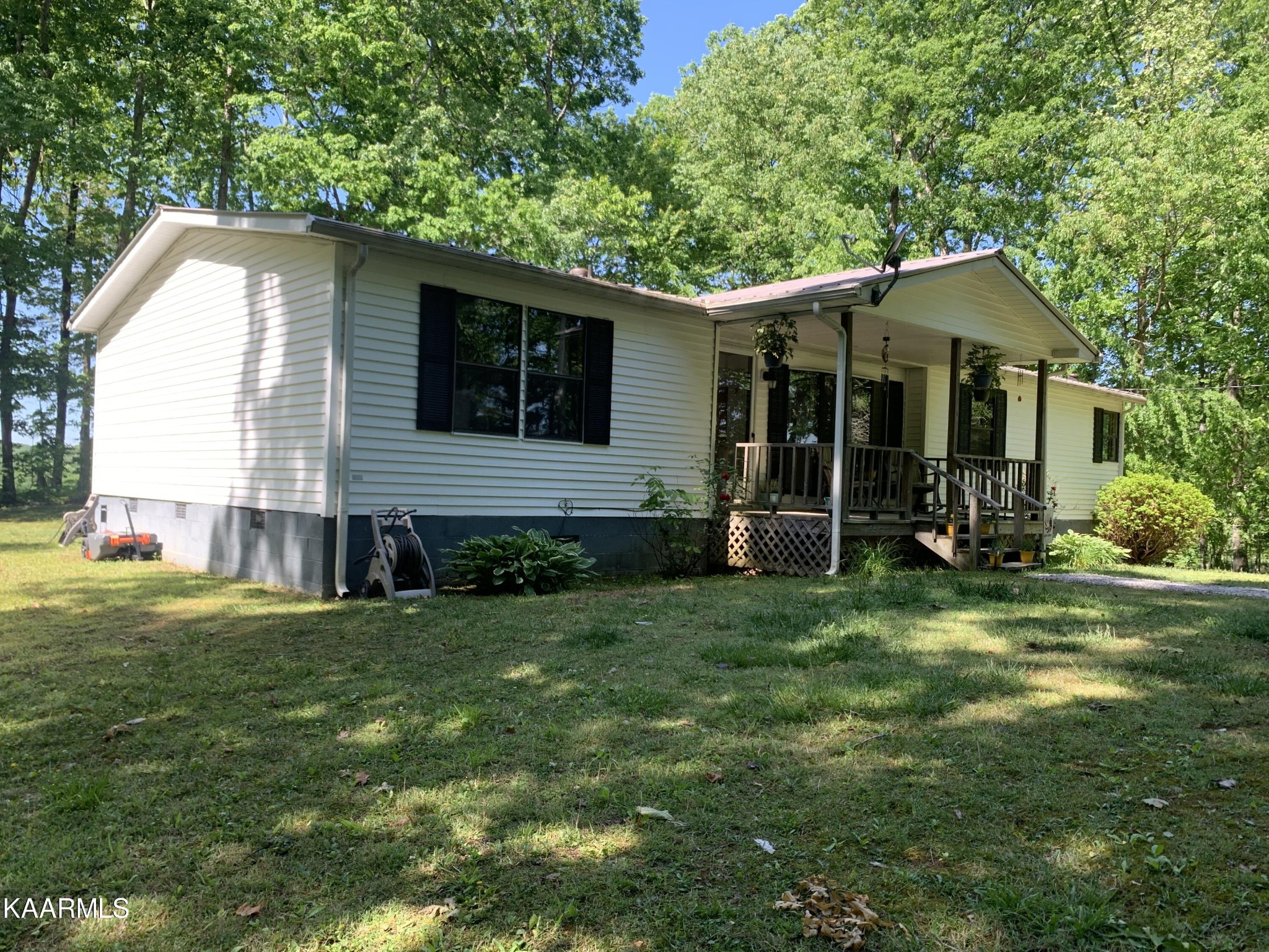 6340 Baptist Ridge Road Hilham, TN 38568 - Photo 2 of 9 Gallery Image 2