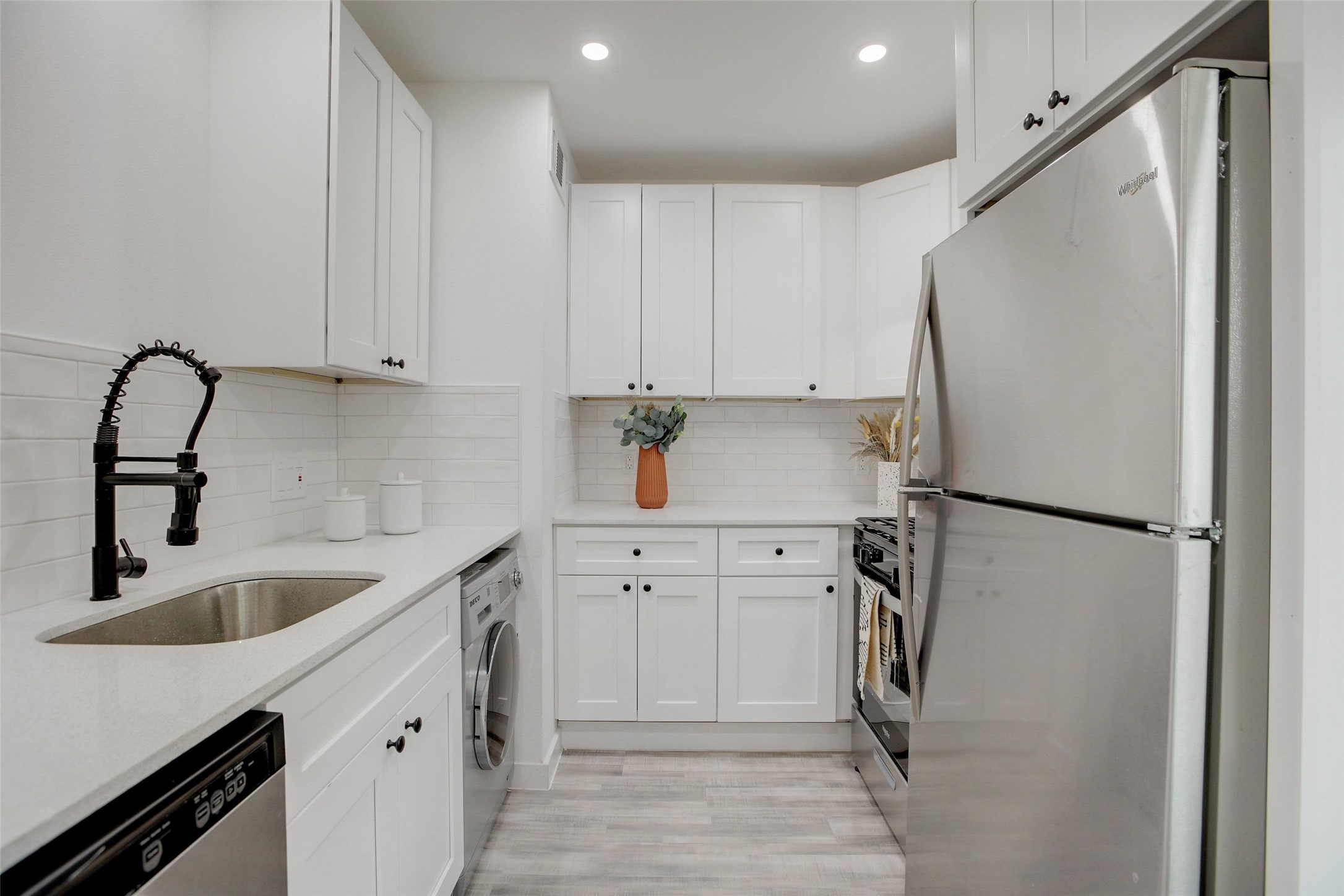 1200 East 52nd Street, Unit 204 Austin, TX 78723 - Photo 5 of 22