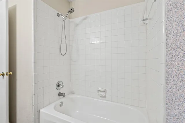 $2,100 | 5209 Livermore Drive, Arlington, TX 76017