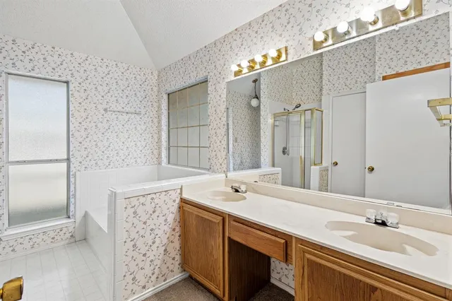 $2,100 | 5209 Livermore Drive, Arlington, TX 76017