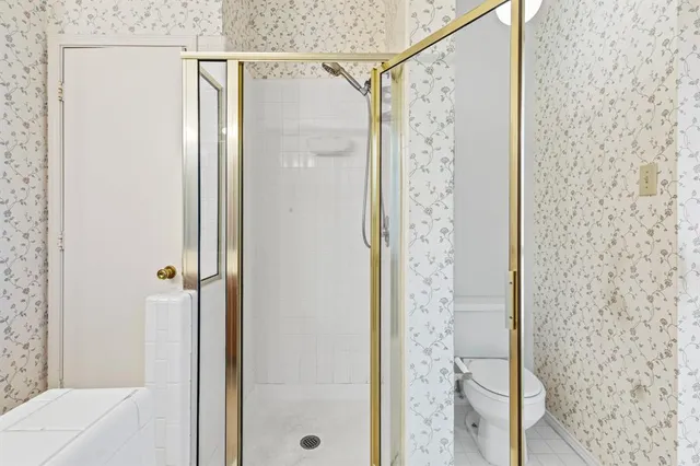 $2,100 | 5209 Livermore Drive, Arlington, TX 76017