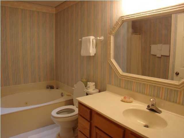 28 Moreno Point Road, Unit A Destin, FL 32541 - Photo 11 of 21 Gallery Image 11