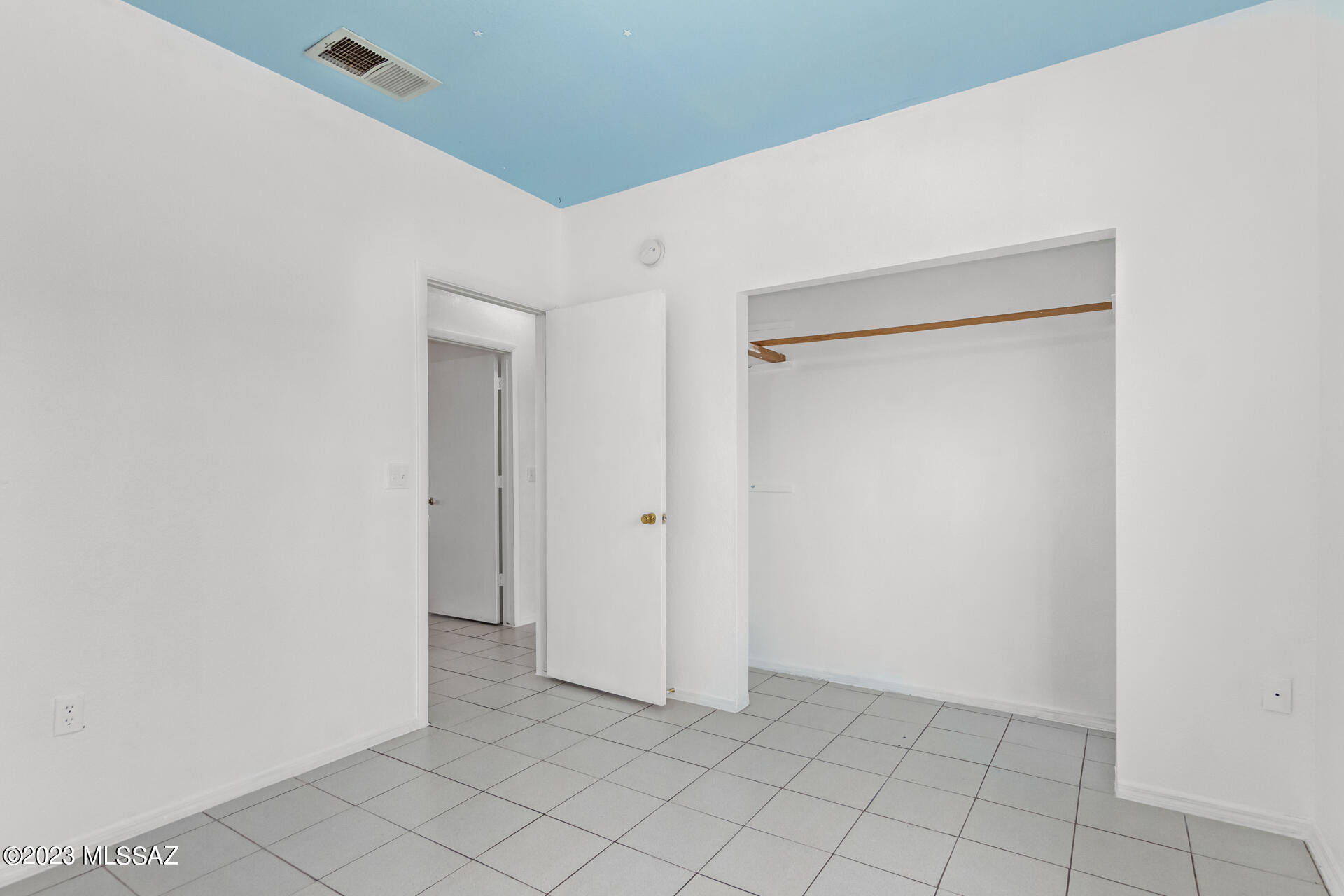 417 Dock Street Rio Rico, AZ 85648 - Photo 22 of 34 a view of an empty room