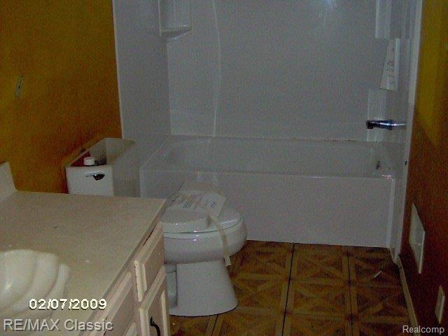 16632 Five Pts Street Redford, MI 48240 - Photo 4 of 8 BATHROOM
