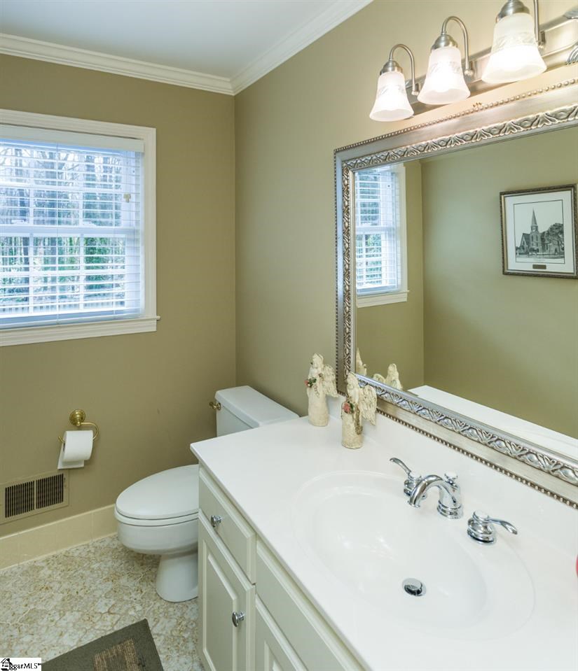 102 Shelburne Road Greenville, SC 29607 - Photo 12 of 30