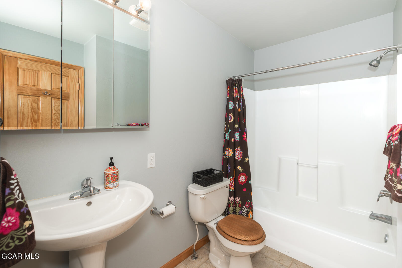 813 Ermine Lane Fraser, CO 80442 - Photo 24 of 35 Top floor bathroom