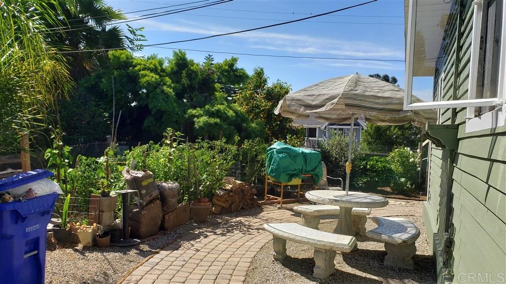 207 Knoll Road Vista, CA 92083 - Photo 8 of 25 Gallery Image 8