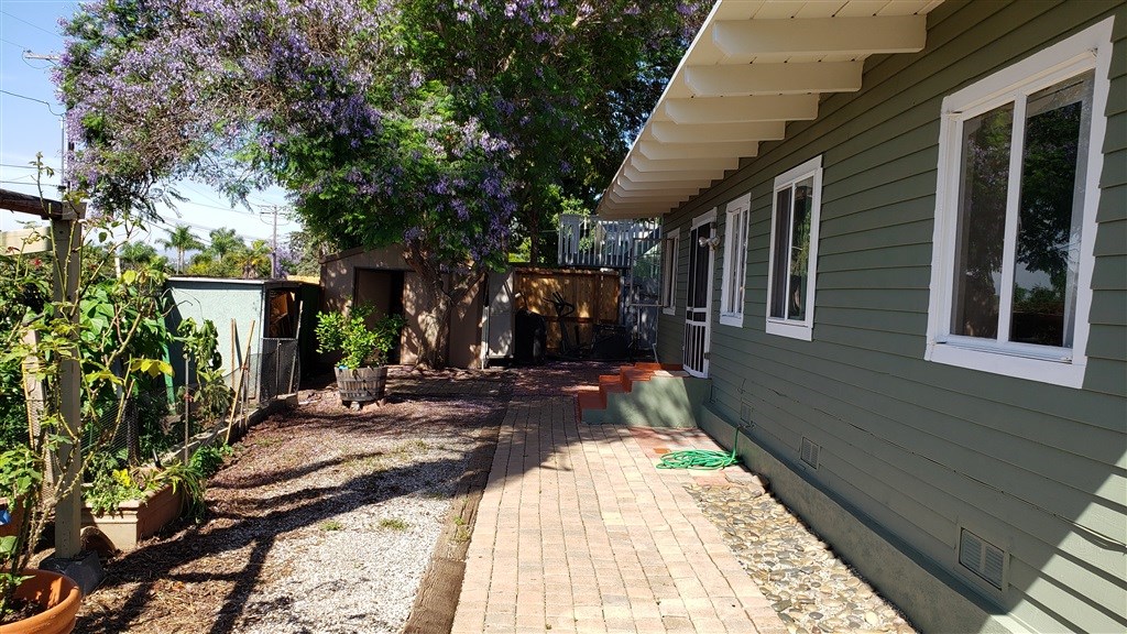 207 Knoll Road Vista, CA 92083 - Photo 10 of 25 Gallery Image 10