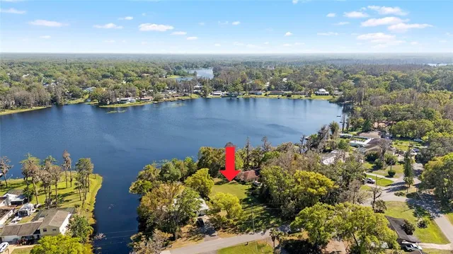 $375,000 | 18703 Lakeshore Drive, Lutz, FL 33549