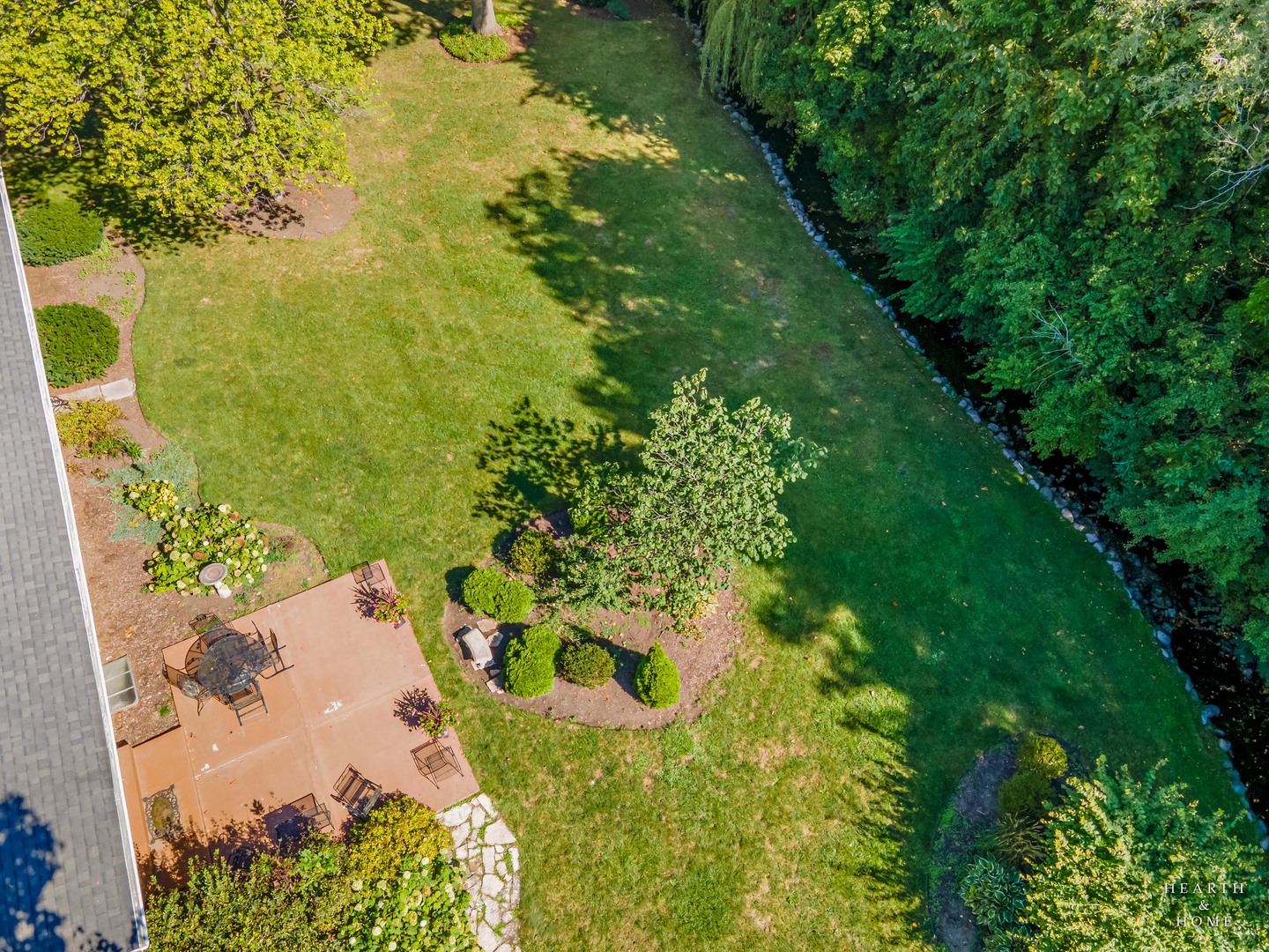 315 Old Mill Road Barrington, IL 60010 - Photo 34 of 37 a view of a garden