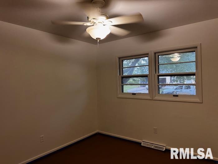 1370 Willemmco Court Canton, IL 61520 - Photo 5 of 28