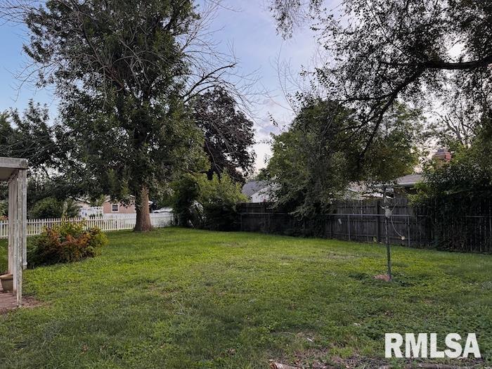 1370 Willemmco Court Canton, IL 61520 - Photo 7 of 28