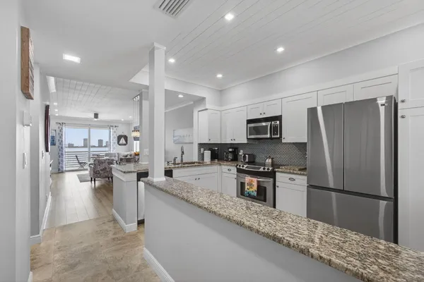 $3,500 | 105 Paradise Harbour Boulevard, Unit 501, North Palm Beach, FL 33408