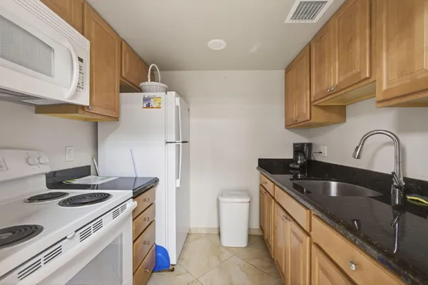 $3,500 | 105 Paradise Harbour Boulevard, Unit 501, North Palm Beach, FL 33408