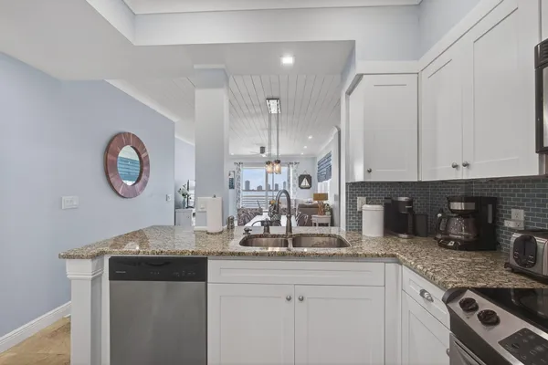 $3,500 | 105 Paradise Harbour Boulevard, Unit 501, North Palm Beach, FL 33408