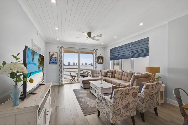 $3,500 | 105 Paradise Harbour Boulevard, Unit 501, North Palm Beach, FL 33408