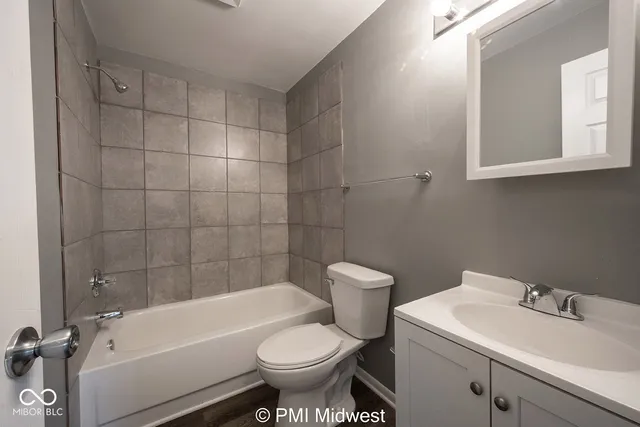 $949 | 7046 East US Highway 36, Unit 12, Avon, IN 46123