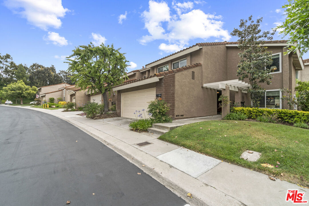 6401 East Nohl Ranch Road, Unit 63 Anaheim, CA 92807 - Photo 3 of 39 Gallery Image 3