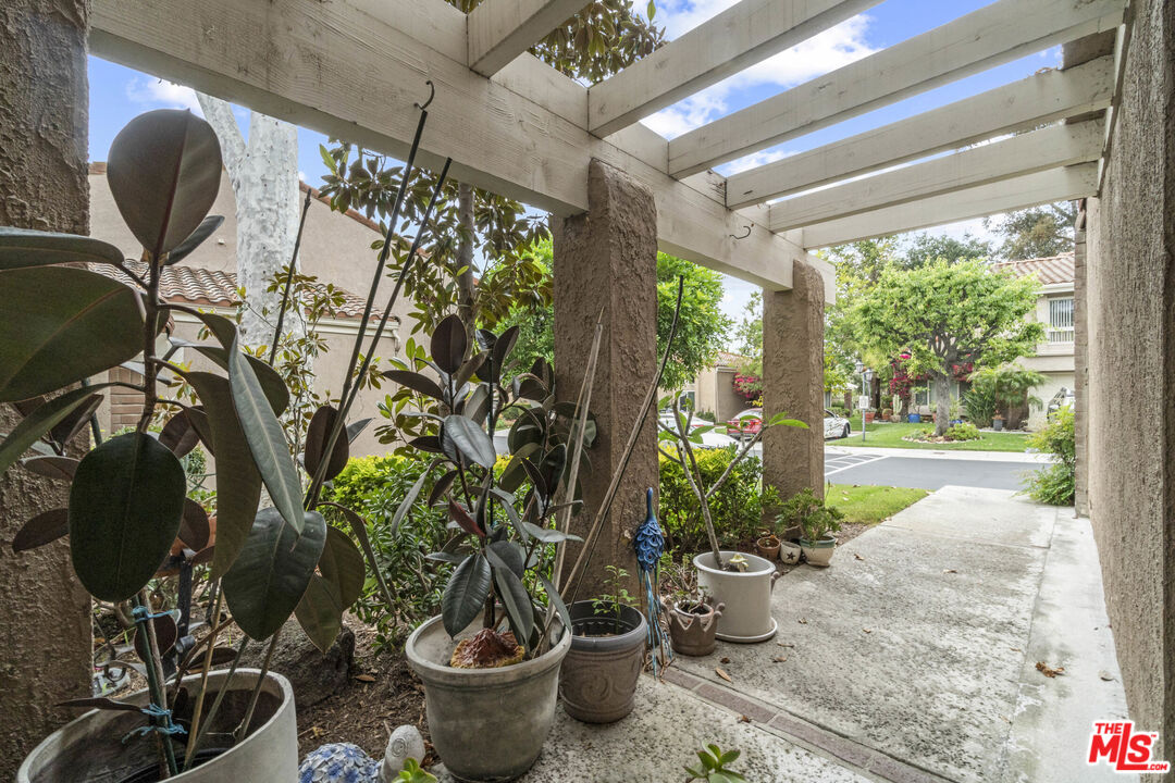 6401 East Nohl Ranch Road, Unit 63 Anaheim, CA 92807 - Photo 5 of 39 Gallery Image 5