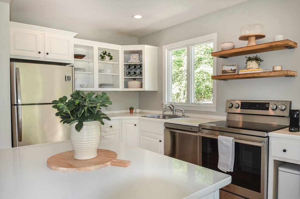 280 Randall Road Berlin, MA 01503 - Photo 9 of 40