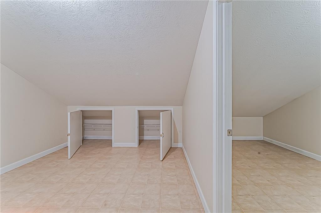 230 Berkeley Way, Unit B Monroeville, PA 15146 - Photo 19 of 25 a view of room and closet