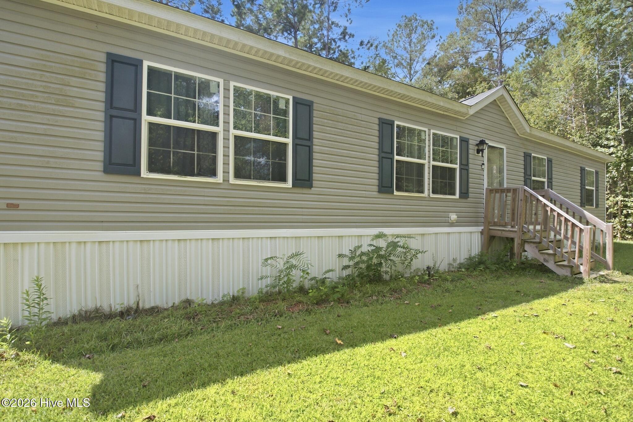 140 Hillmont Road New Bern, NC 28562 - Photo 3 of 29 Gallery Image 3