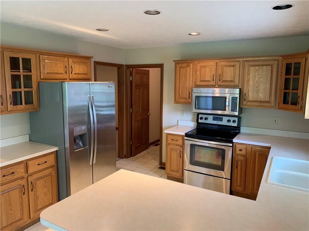 674 Georgetown Road Greenwood, IN 46142 - Photo 11 of 29 Gallery Image 11