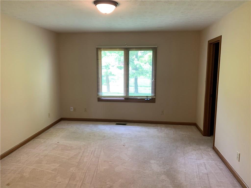 674 Georgetown Road Greenwood, IN 46142 - Photo 15 of 29 Gallery Image 15