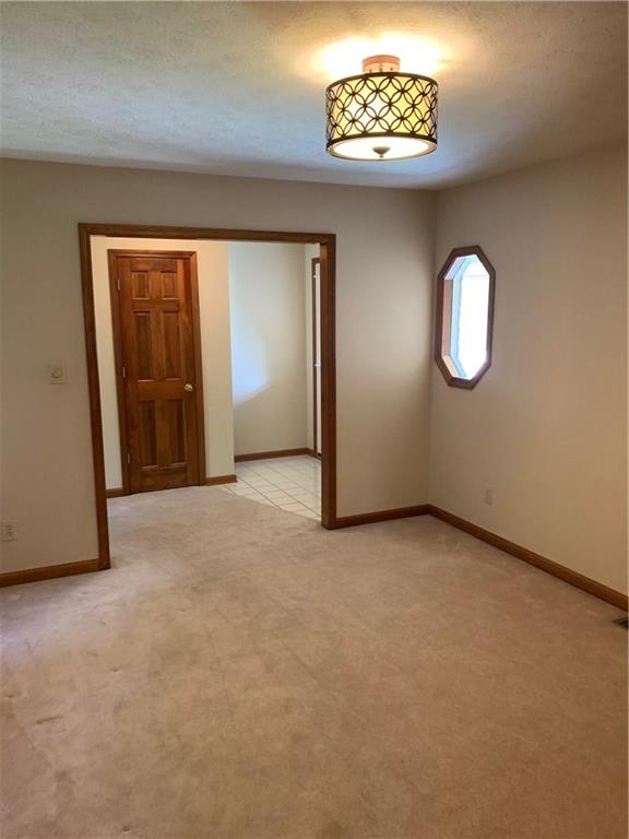 674 Georgetown Road Greenwood, IN 46142 - Photo 17 of 29 Gallery Image 17