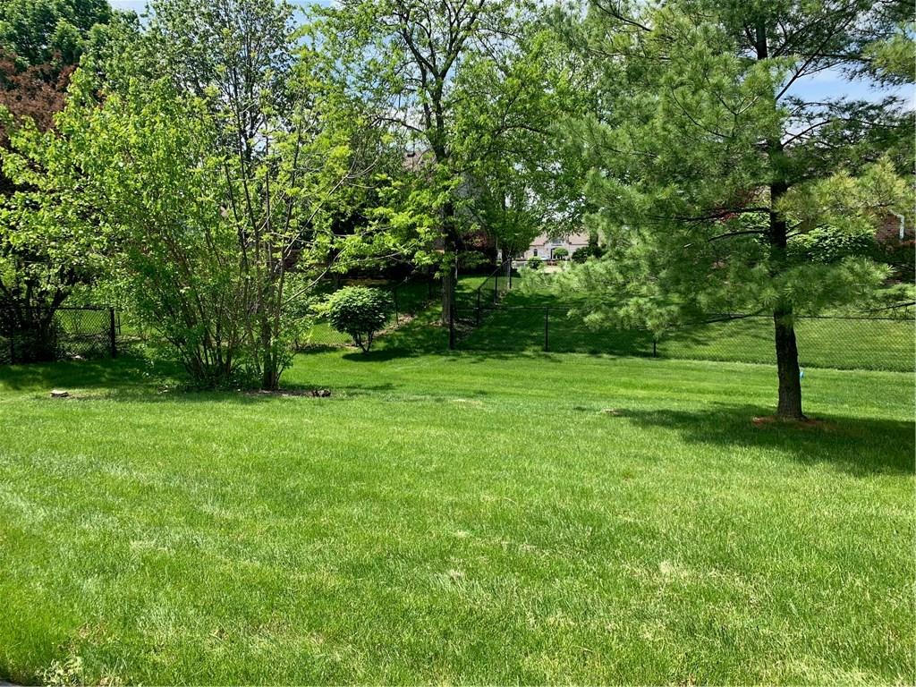 674 Georgetown Road Greenwood, IN 46142 - Photo 4 of 29 Gallery Image 4