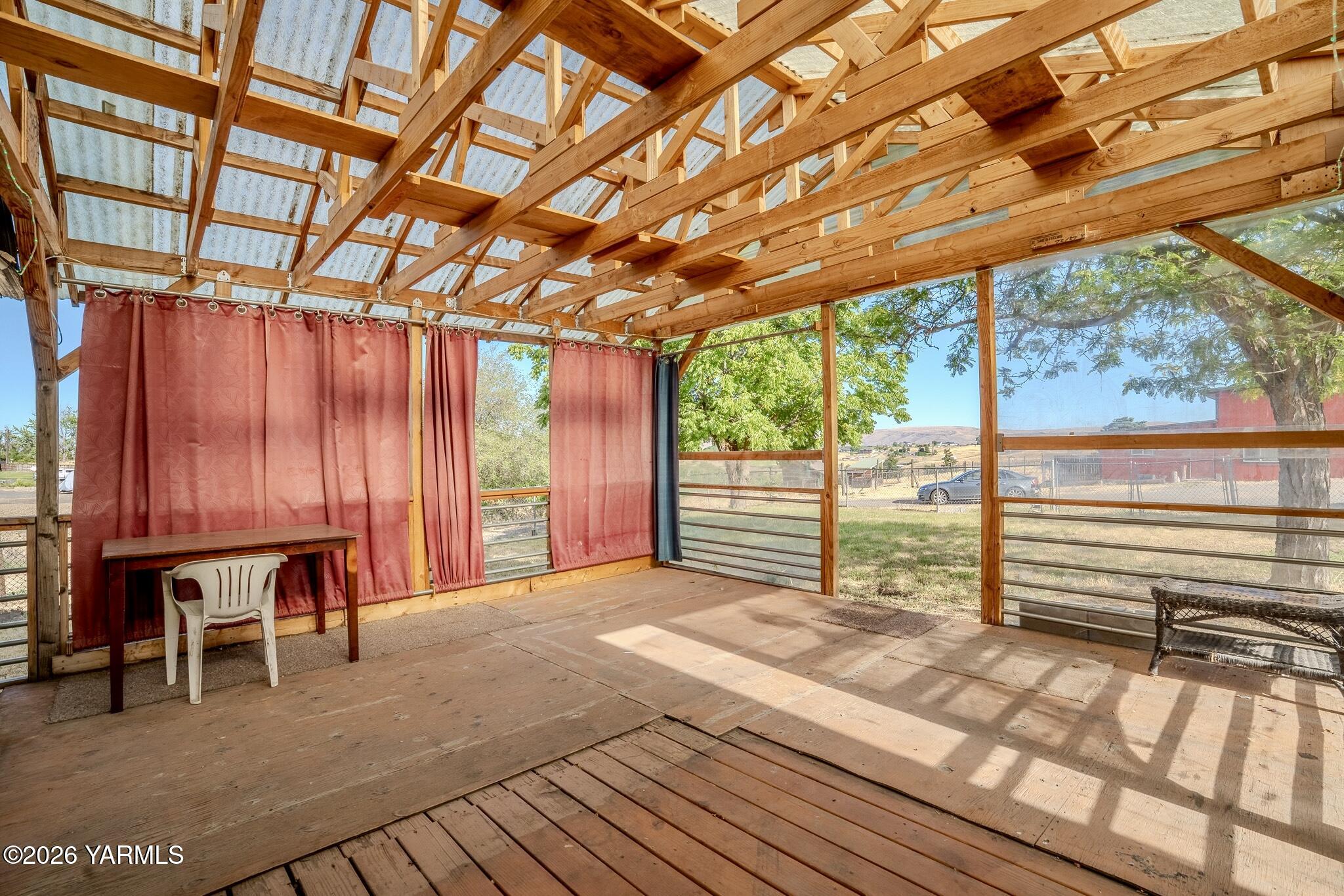 724 Ghormley Road Yakima, WA 98908 - Photo 40 of 44 Deck off Dining Room
