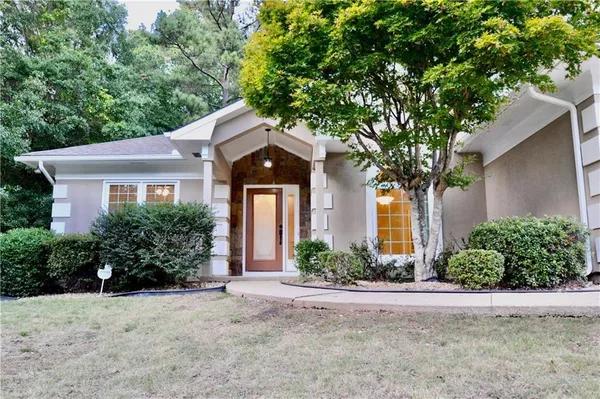 $2,400 | 911 Oakwood Drive, Columbus, GA 31904