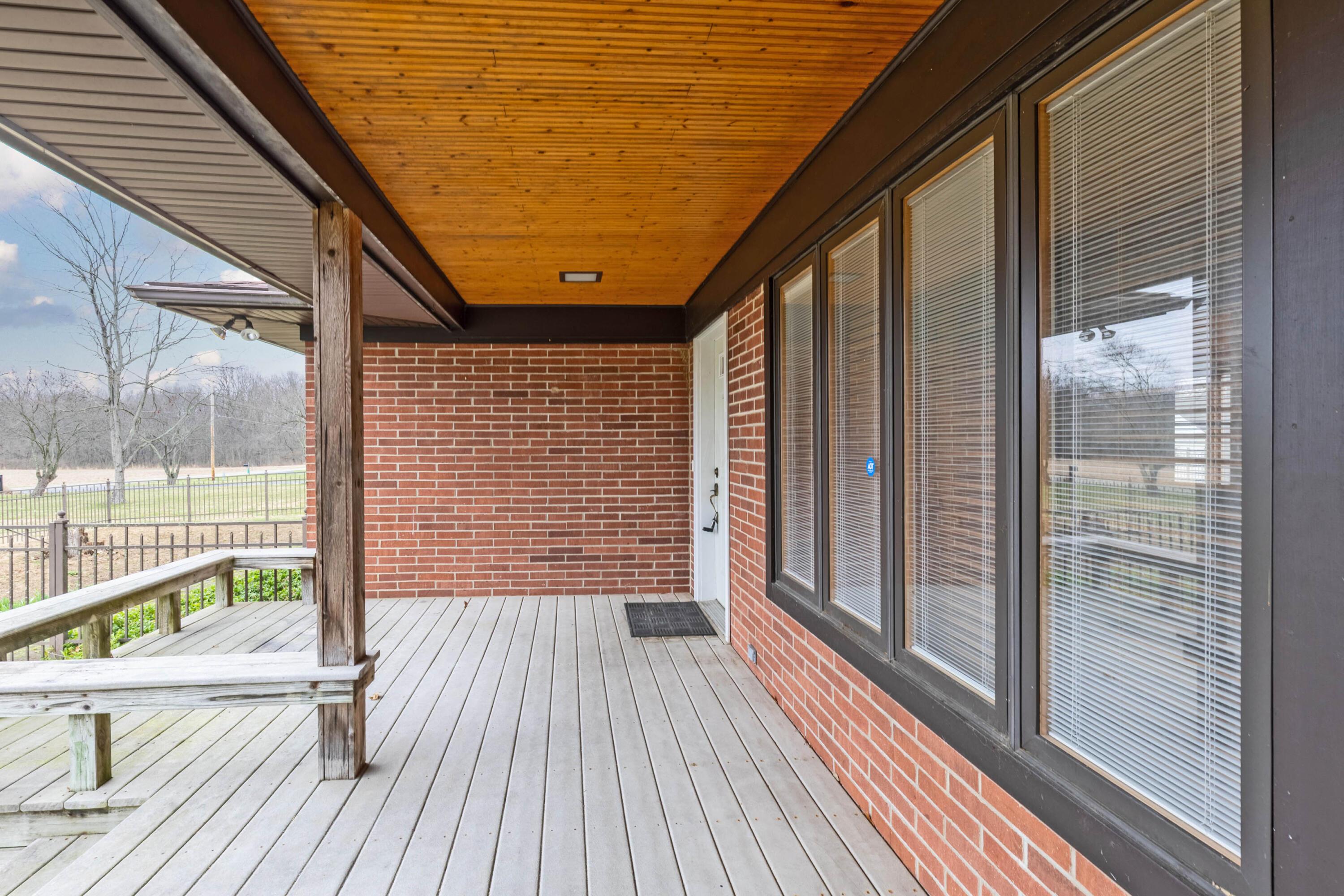 6982 Lee Road Westerville, OH 43081 - Photo 5 of 71 5. Front Porch & Entry