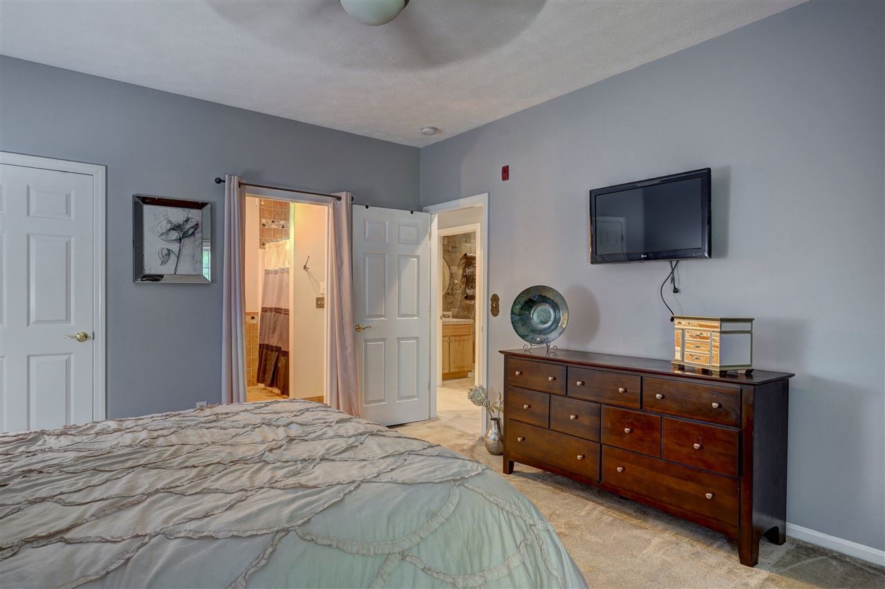 34 Mammoth Road, Unit 15 Hooksett, NH 03106 - Photo 32 of 36
