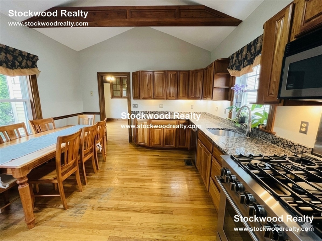 36 Spring Garden Street Boston, MA 02125 - Photo 3 of 30